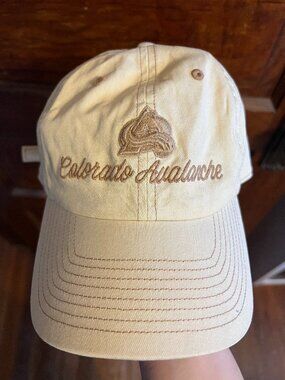 NHL Colorado Avalanche Haze '47 Brand Clean Up Camel Hat